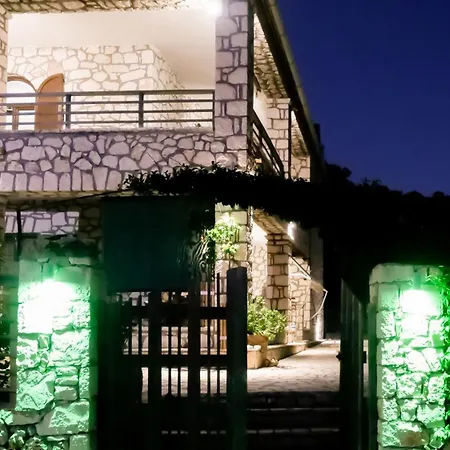 Fterini Sterna & Alletri Appartement